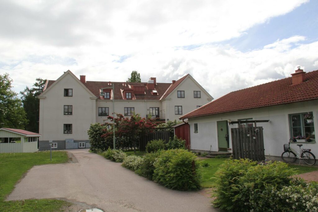 Lägenhetshus och radhus i Strömsholm