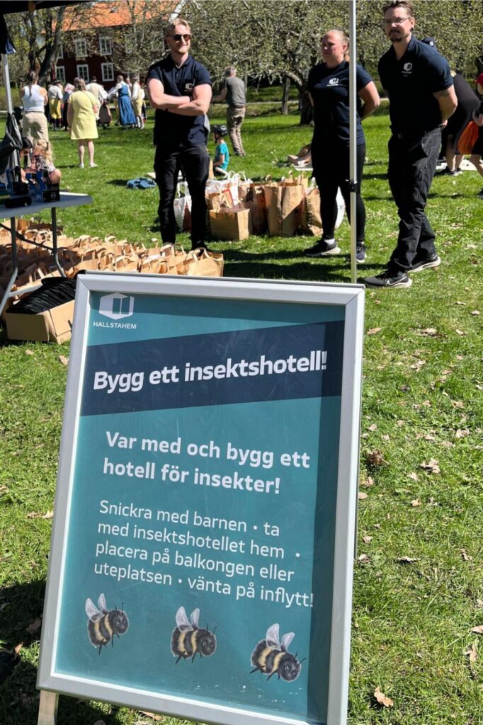 Informationsskylt insektshotell