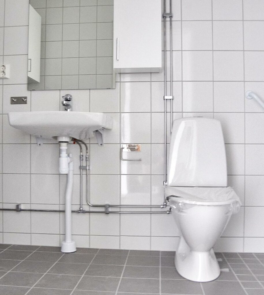 Interiör badrum toalett